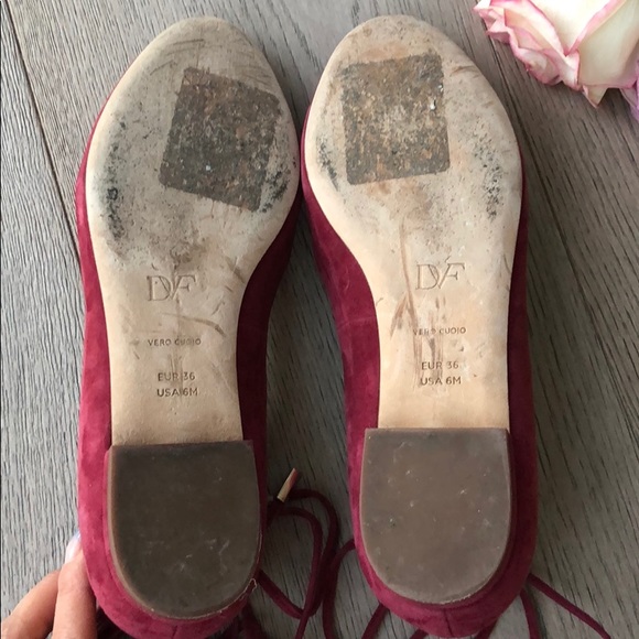 Diane VonFurstenberg red ballet flats with ties - Picture 5 of 5